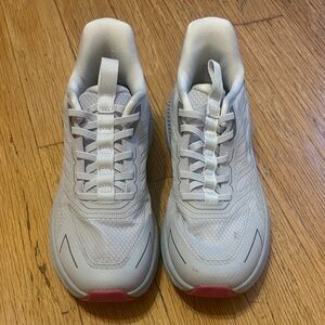 Amazon Women's Sneakers - White and Pink